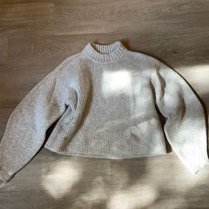 H&M gray heavy sweater mock neck with bubble sleeves size small